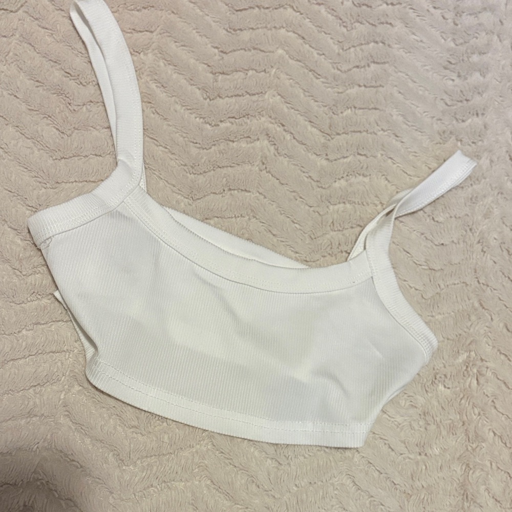 SHEIN White Ribbed Crop Top